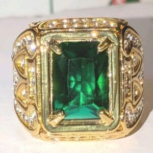 Elegant Gold and Green Gemstone Ring Sz 13